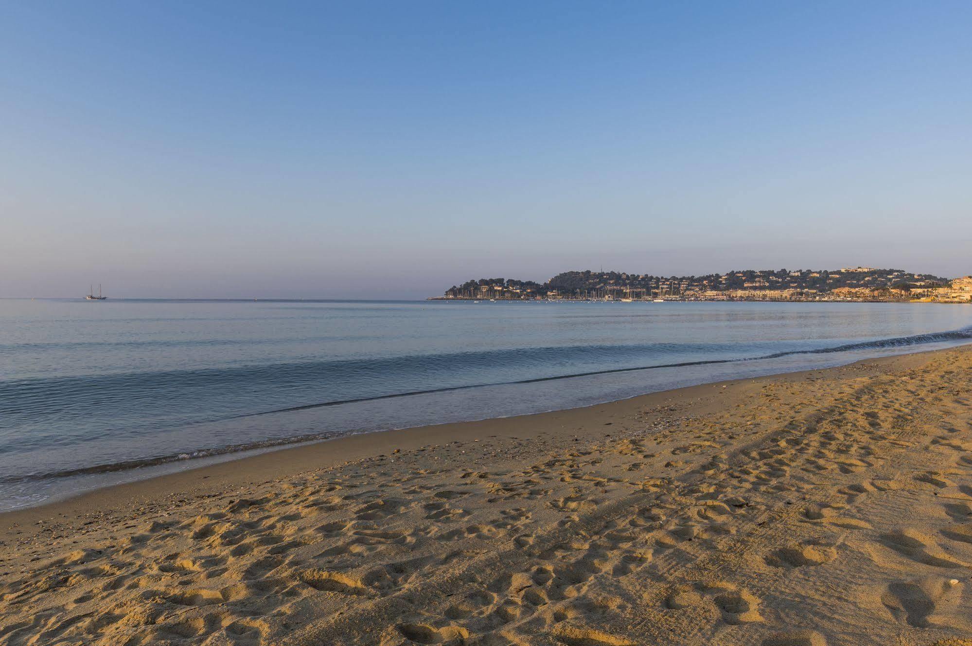 Chateau De Sable Vendégház Cavalaire-sur-Mer Kültér fotó